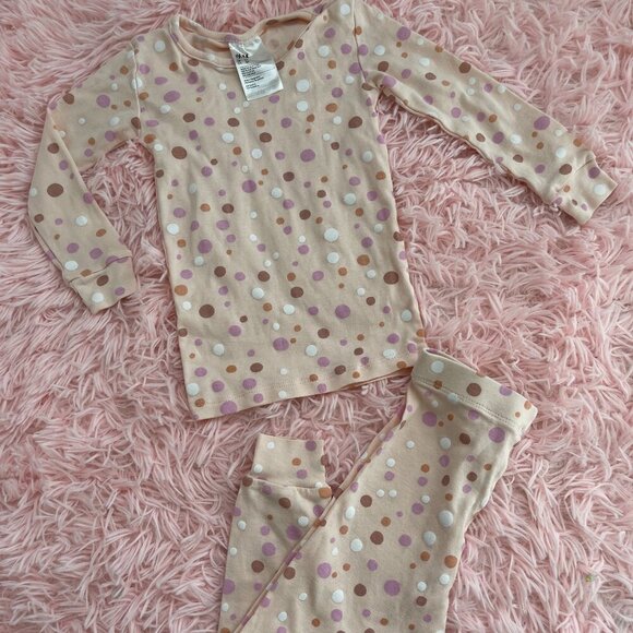 Toddler girl pajamas from H&M - Picture 1 of 3